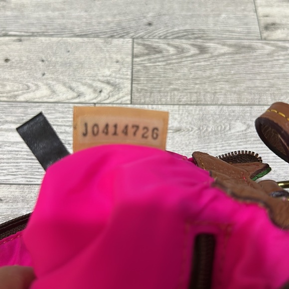 Dooney and bourke green crossbody leather purse - Picture 8 of 9